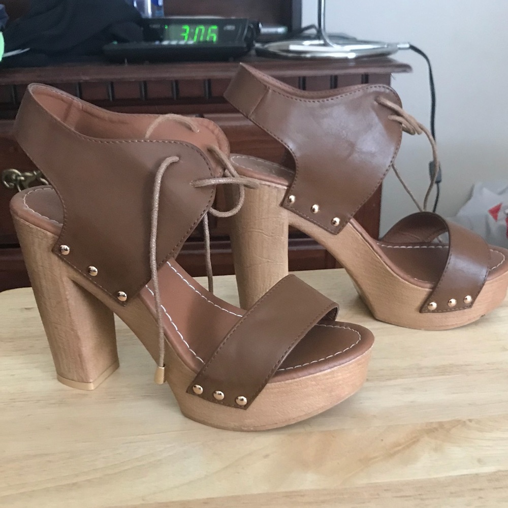 SOLD Tan platform heels